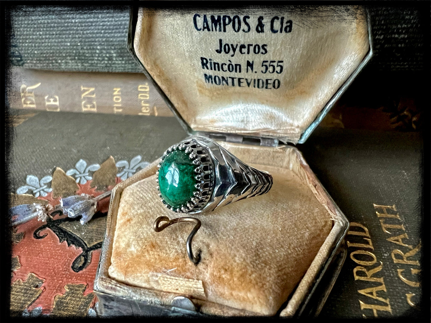 Chrysoprase set in Sterling Silver Scales Ring Size 6.75