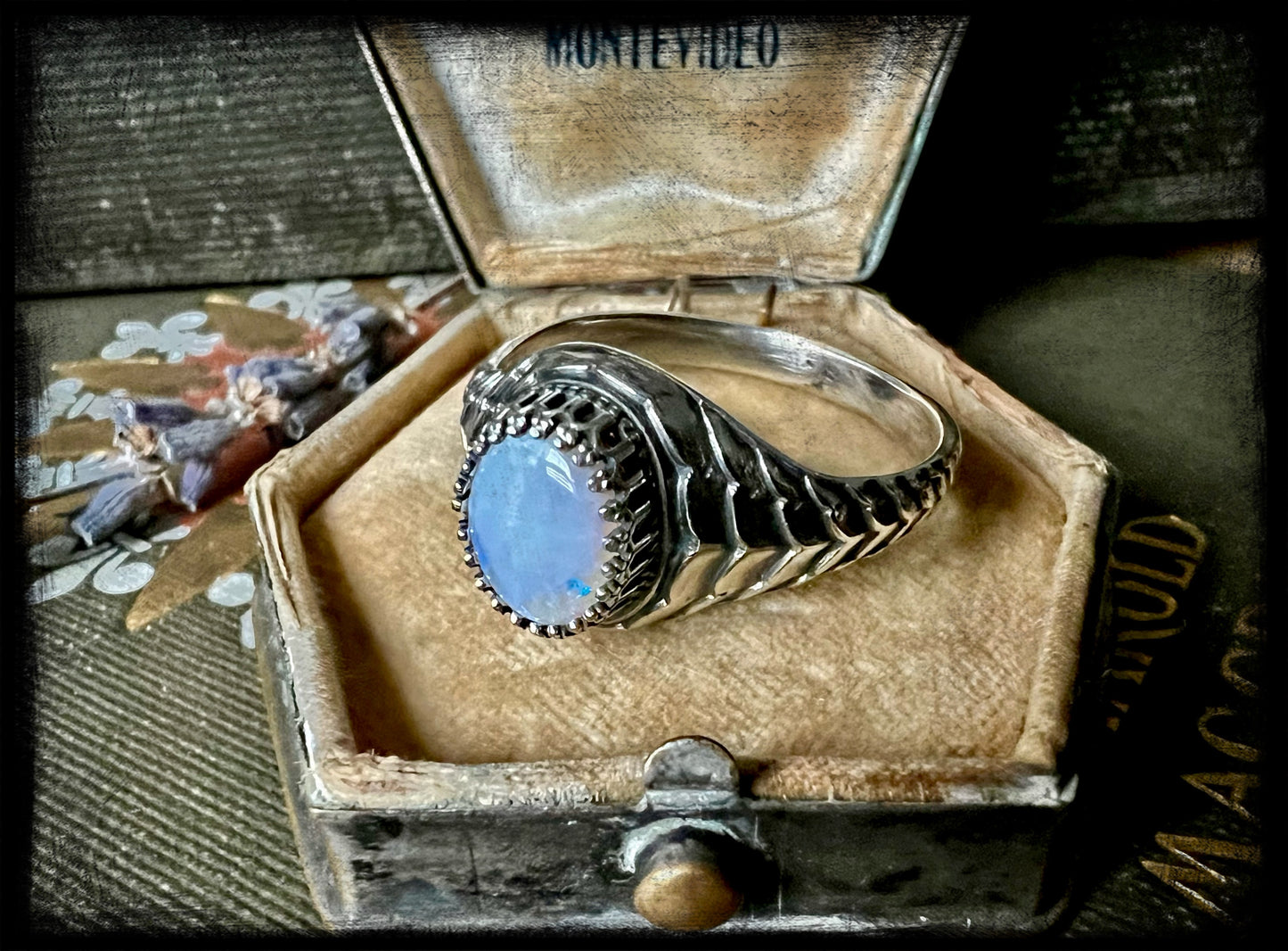 The Mermaids Ring with Opal - Size 10