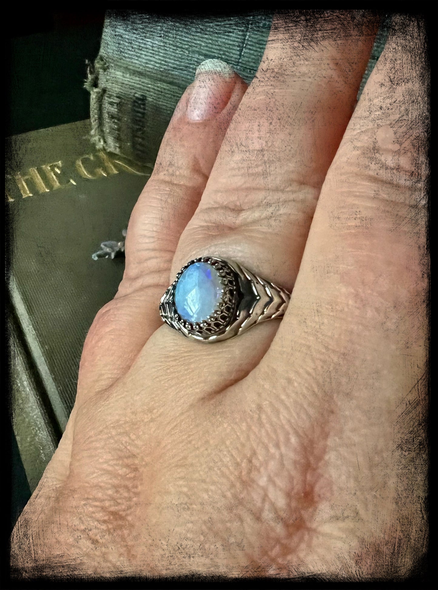 The Mermaids Ring with Opal - Size 10