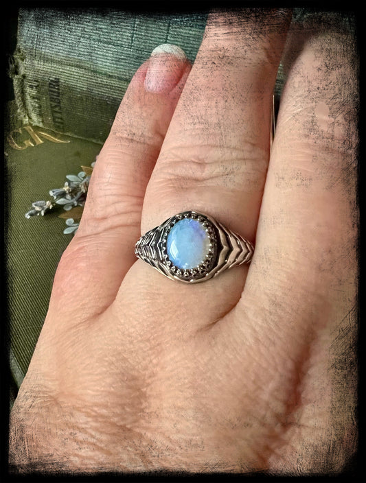 The Mermaids Ring with Opal - Size 10